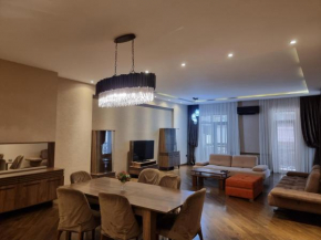 Exclusive apartment by Bakuapart